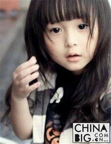 刘楚恬的家庭背景惊人,出身名门，逆袭人生，揭秘豪门背后的励志传奇